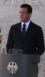 Dr. Karl-Theodor Freiherr zu Guttenberg