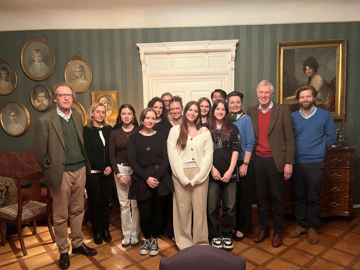 Gesprächsrunde auf Schloss Karlstein