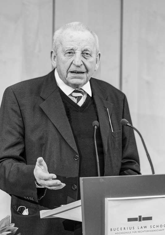 Dr. Tilman Pünder