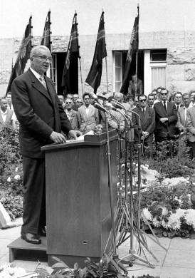 Gedenkfeier, Ehrenhof des Bendlerblocks in der Stauffenbergstraße, Berlin, 20.07.1960